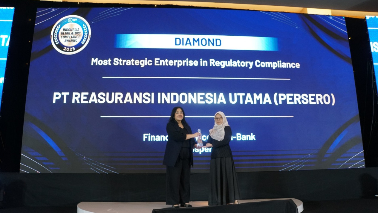 6825d0364f6be-indonesia-re-menyabet-penghargaan-most-strategic-enterprise-in-regulatory-compliance-diamond-untuk-sektor-financial-services-non-bank-dalam-ajang-i-(1)